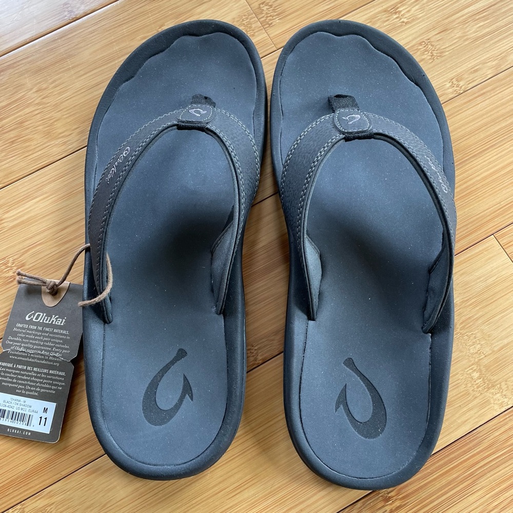 Olukai Ohana sandals size 11. New with tags. Dark Shadow. Black.
